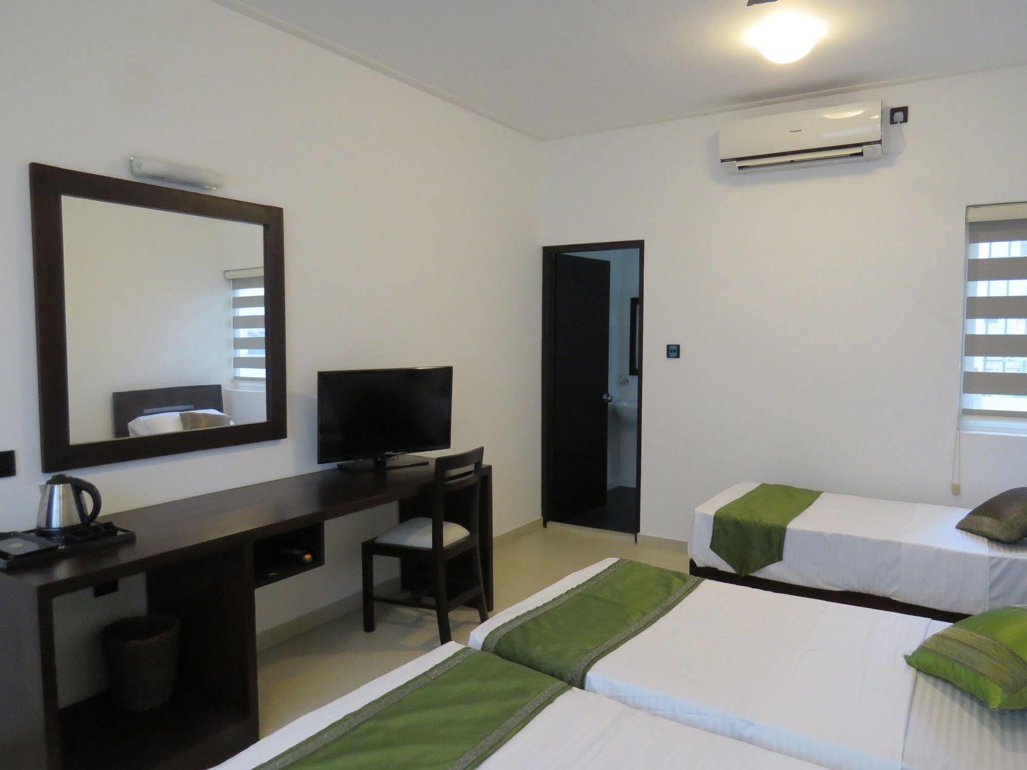 Bed and Breakfast Chapelton House Colombo Exterior foto